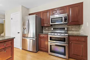 907 Dawes St, Libertyville, IL 60048 - Photo 14