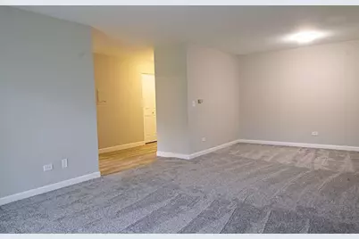 1311 S Finley Road #213, Lombard, IL 60148 - Photo 4