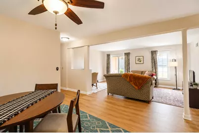 530 Shorely Drive #104, Barrington, IL 60010 - Photo 4