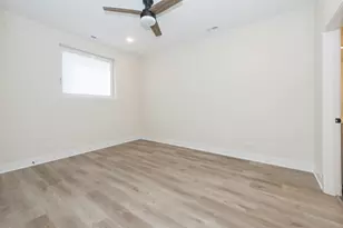 3762 S Indiana Ave, Chicago, IL 60653 - Photo 10