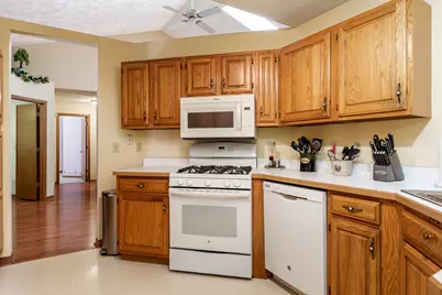13273 Weatherfield Way, Roscoe, IL 61073 - Photo 16