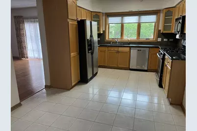 650 S River Road #301, Des Plaines, IL 60016 - Photo 4