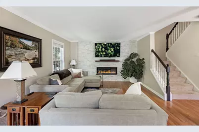 560 Jennifer Circle, Mundelein, IL 60060 - Photo 4