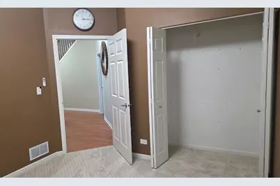 101 N Spruce Avenue, Wood Dale, IL 60191 - Photo 8
