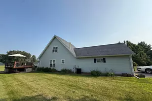 1202 Holiday Dr, Somonauk, IL 60552 - Photo 4