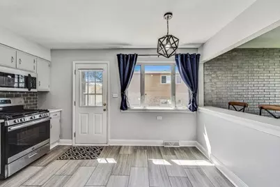 [Address not provided], Elmhurst, IL 60126 - Photo 4