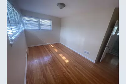 9521 N Kildare Avenue, Skokie, IL 60076 - Photo 6