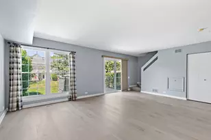2000 College Green Dr, Elgin, IL 60123 - Photo 8