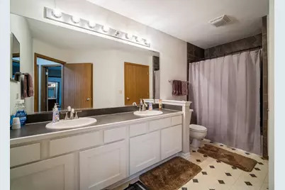 1045 Talbots Lane #1045, Elk Grove Village, IL 60007 - Photo 8