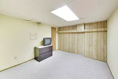 946 W Clearwater Street, Roselle, IL 60172 - Photo 14