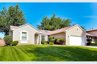 946 W Clearwater Street, Roselle, IL 60172 - Photo 2