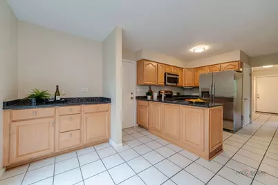 805 Garfield Avenue, Libertyville, IL 60048 - Photo 8