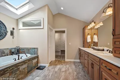 2 N Richmond Court, Lake Zurich, IL 60047 - Photo 18
