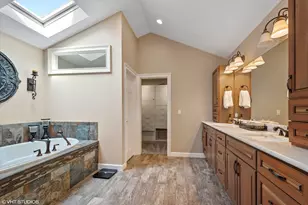 2 N Richmond Ct, Lake Zurich, IL 60047 - Photo 18