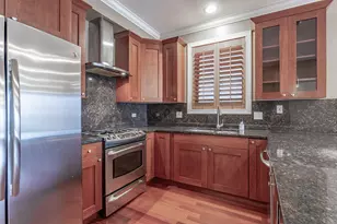 1126 W Fullerton Ave, Chicago, IL 60614 - Photo 8