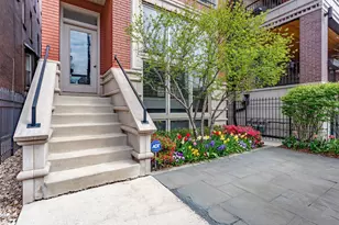 1126 W Fullerton Ave, Chicago, IL 60614 - Photo 2
