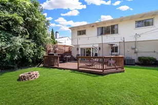 9020 Meadowview Dr, Hickory Hills, IL 60457 - Photo 28
