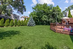 9020 Meadowview Dr, Hickory Hills, IL 60457 - Photo 32