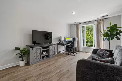 7201 N Lincoln Avenue #203, Lincolnwood, IL 60712 - Photo 8