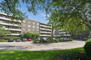 7201 N Lincoln Ave, Lincolnwood, IL 60712 - Photo 1