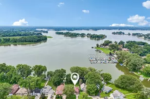 35672 N Sheridan Dr, Fox Lake, IL 60020 - Photo 2
