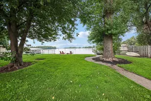 35672 N Sheridan Dr, Fox Lake, IL 60020 - Photo 4