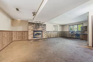 915 Carriage Dr, Algonquin, IL 60102 - Photo 10
