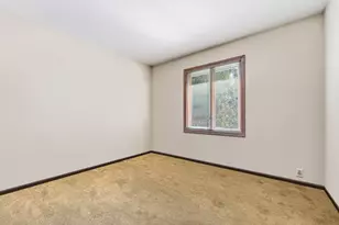 915 Carriage Dr, Algonquin, IL 60102 - Photo 8