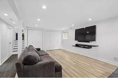 5845 Keeney Street, Morton Grove, IL 60053 - Photo 14
