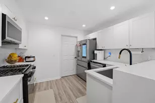 1117 Hawthorne Ln, Elk Grove Village, IL 60007 - Photo 16