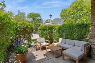 925 Spring Hill Dr, Northbrook, IL 60062 - Photo 22