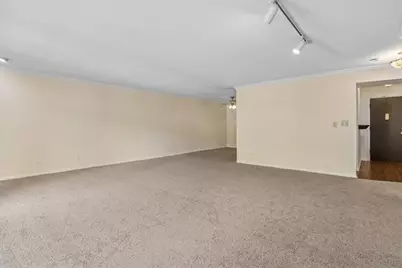 925 Spring Hill Drive #102, Northbrook, IL 60062 - Photo 4