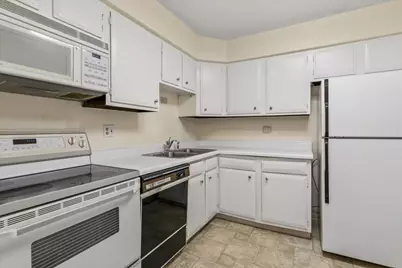 925 Spring Hill Drive #102, Northbrook, IL 60062 - Photo 12