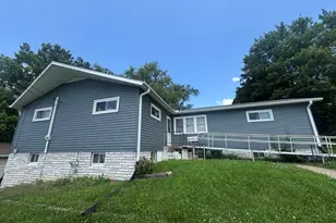 1217 S College Ave, Aledo, IL 61231 - Photo 4