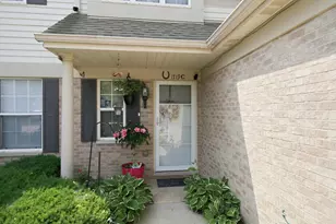 1719 Autumn Ave, Schaumburg, IL 60193 - Photo 2
