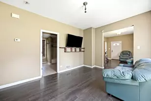 344 N Worth Ave, Elgin, IL 60123 - Photo 10