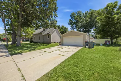 344 N Worth Avenue, Elgin, IL 60123 - Photo 4