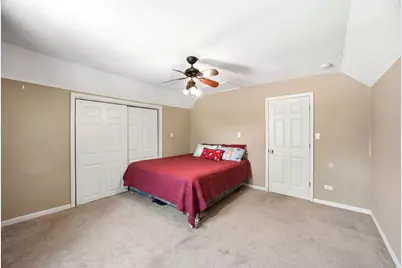 344 N Worth Avenue, Elgin, IL 60123 - Photo 18