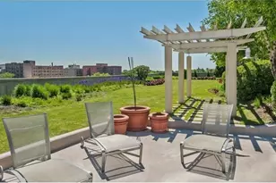 1640 Maple Ave, Evanston, IL 60201 - Photo 12