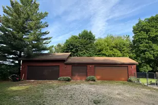 737 A Searls Rd, Amboy, IL 61310 - Photo 4