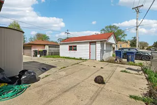 8853 S Troy Ave, Evergreen Park, IL 60805 - Photo 22