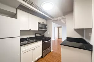 5748 N Winthrop Ave, Chicago, IL 60660 - Photo 2