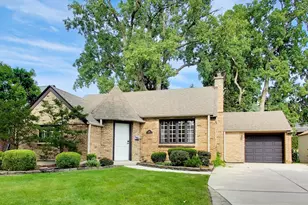427 S Western Ave, Park Ridge, IL 60068 - Photo 1