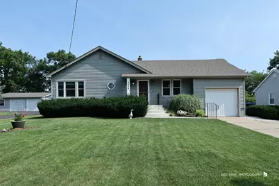 3304 W 3rd Avenue, McHenry, IL 60050 - Photo 1