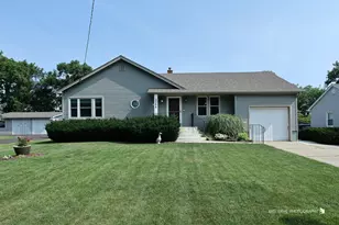 3304 W 3rd Ave, McHenry, IL 60050 - Photo 1