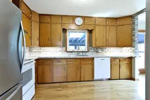 3304 W 3rd Ave, McHenry, IL 60050 - Photo 6