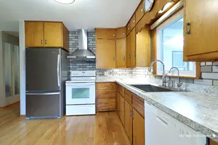 3304 W 3rd Ave, McHenry, IL 60050 - Photo 8