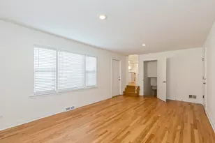 5018 Dobson St, Skokie, IL 60077 - Photo 10
