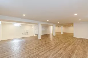 5018 Dobson St, Skokie, IL 60077 - Photo 12
