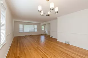 5018 Dobson St, Skokie, IL 60077 - Photo 4